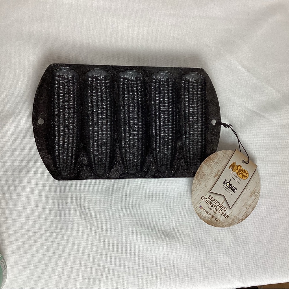 Lodge Black Seasoned Cornstick Pan NWT